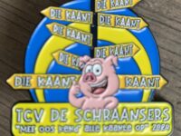 Carnavals embleem 2024 Mee oos kend'alle kaante op